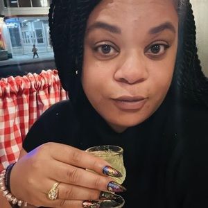 Meet your Posher, Madeleine